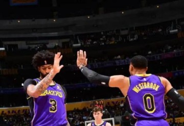 xingkong-最好的浓眉回来了！湖人穿越阴影只待詹皇复出