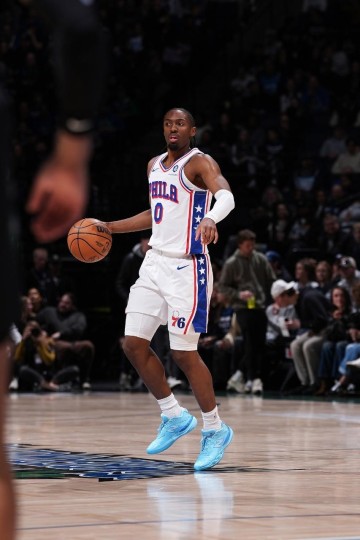 星空体育app下载-戈贝尔禁赛！马克西39+8助攻76人大胜森林狼 华子28+9